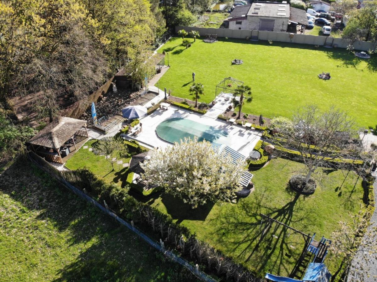 B&B Casa Roman & Vakantiewoning Voor 1 Pers Tot Max 32 Personen 존호벤 외부 사진