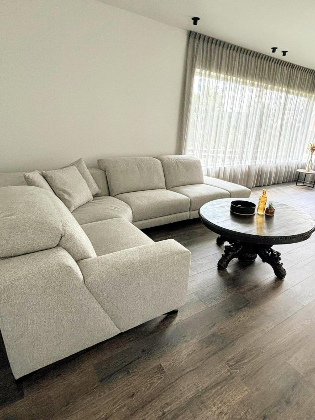 B&B Casa Roman & Vakantiewoning Voor 1 Pers Tot Max 32 Personen 존호벤 외부 사진
