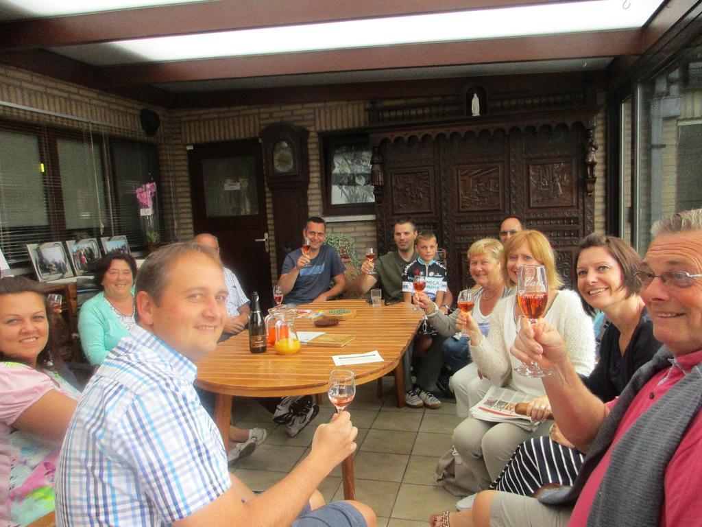 B&B Casa Roman & Vakantiewoning Voor 1 Pers Tot Max 32 Personen 존호벤 외부 사진