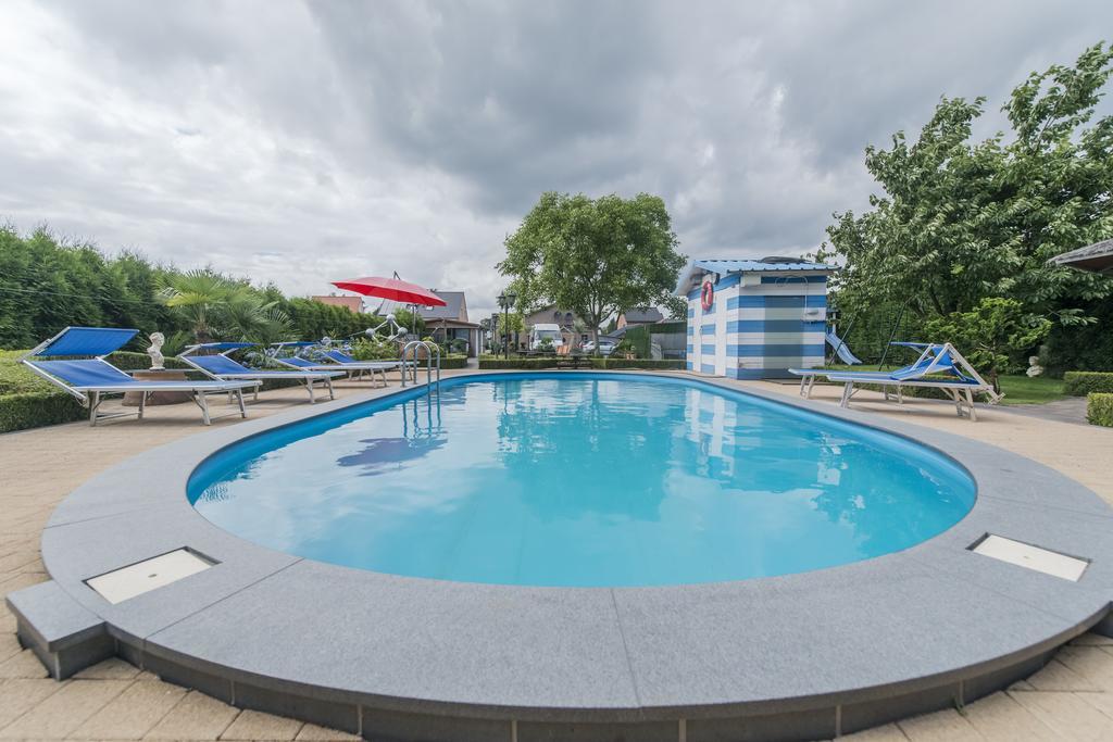 B&B Casa Roman & Vakantiewoning Voor 1 Pers Tot Max 32 Personen 존호벤 외부 사진